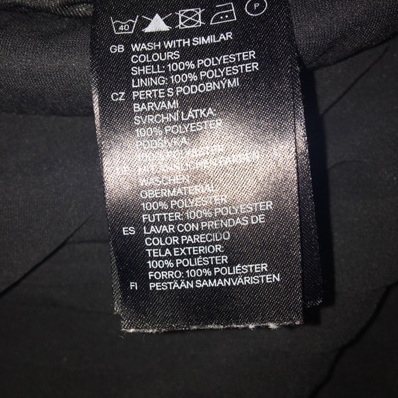 H&M Ruffled Fitted Black Skirt - Picture 5 of 6